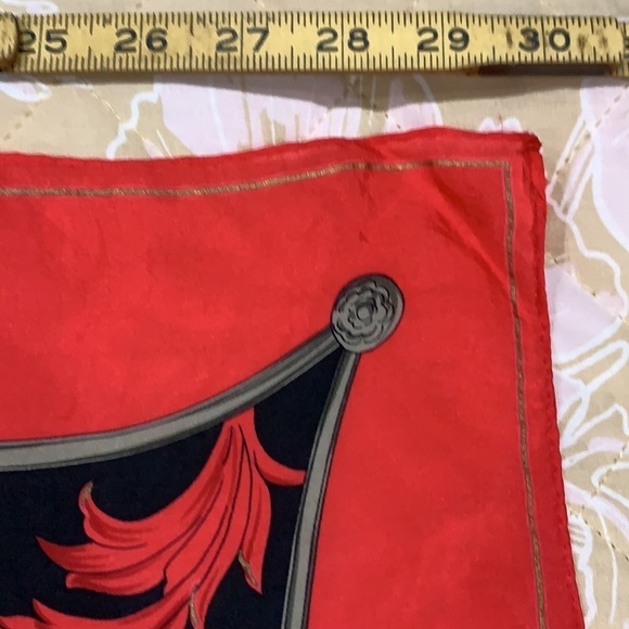 ❤️𝅺 silk scarf from Elaine Gold red, gold and black - Picture 3 of 3